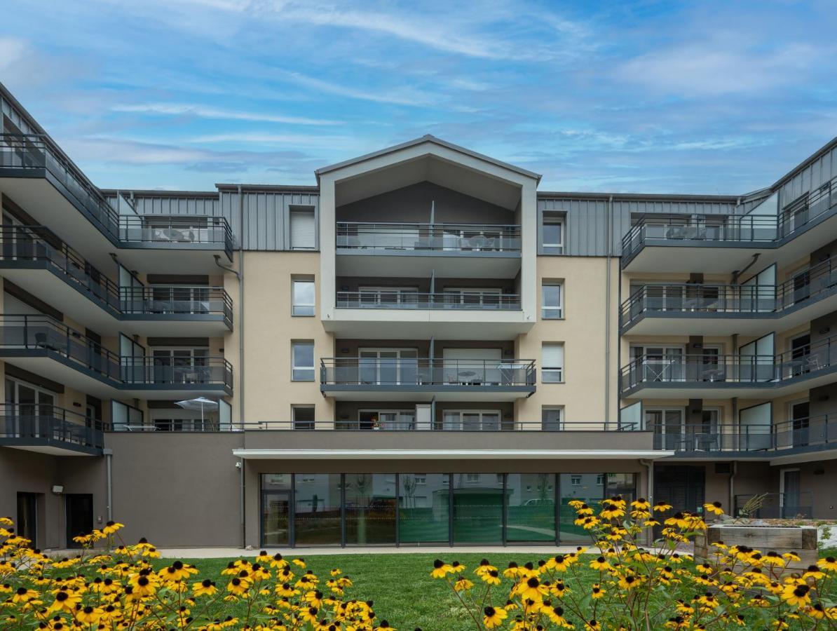 Domitys L'Horologia Aparthotel Cluses Exterior foto